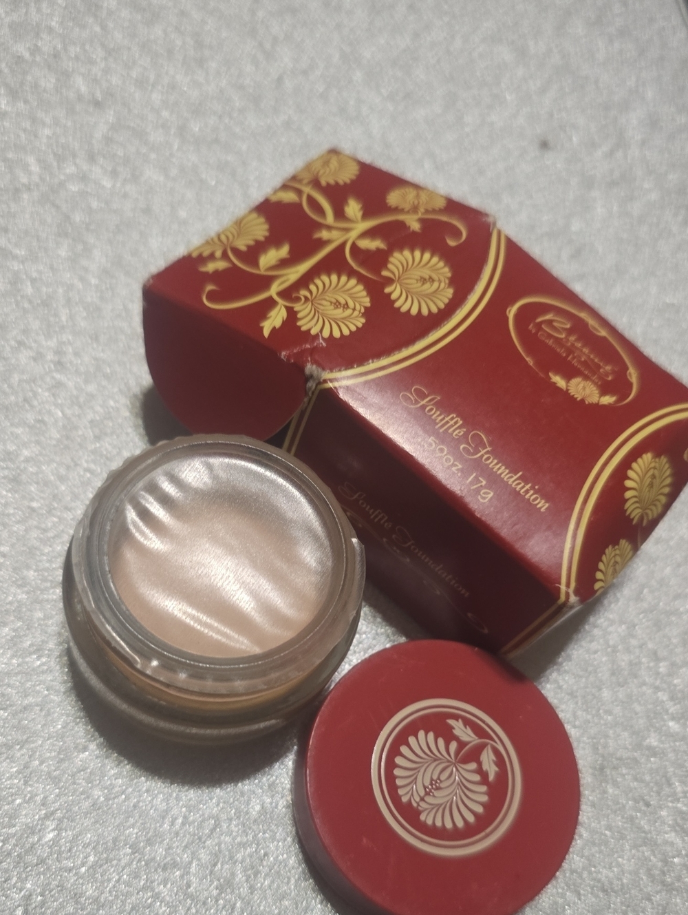 🧚‍♀️GOLDEN BEIGE Besame Cosmetics VERY RARE Souffle Foundation NWT - Picture 6 of 6